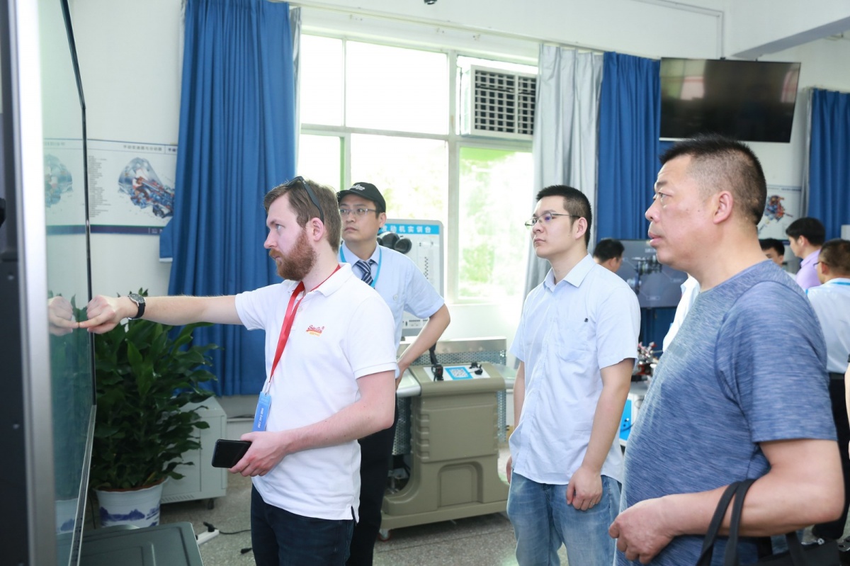 深圳風(fēng)向標教育資源股份有限公司 深圳風(fēng)向標教育資源股份有限公司